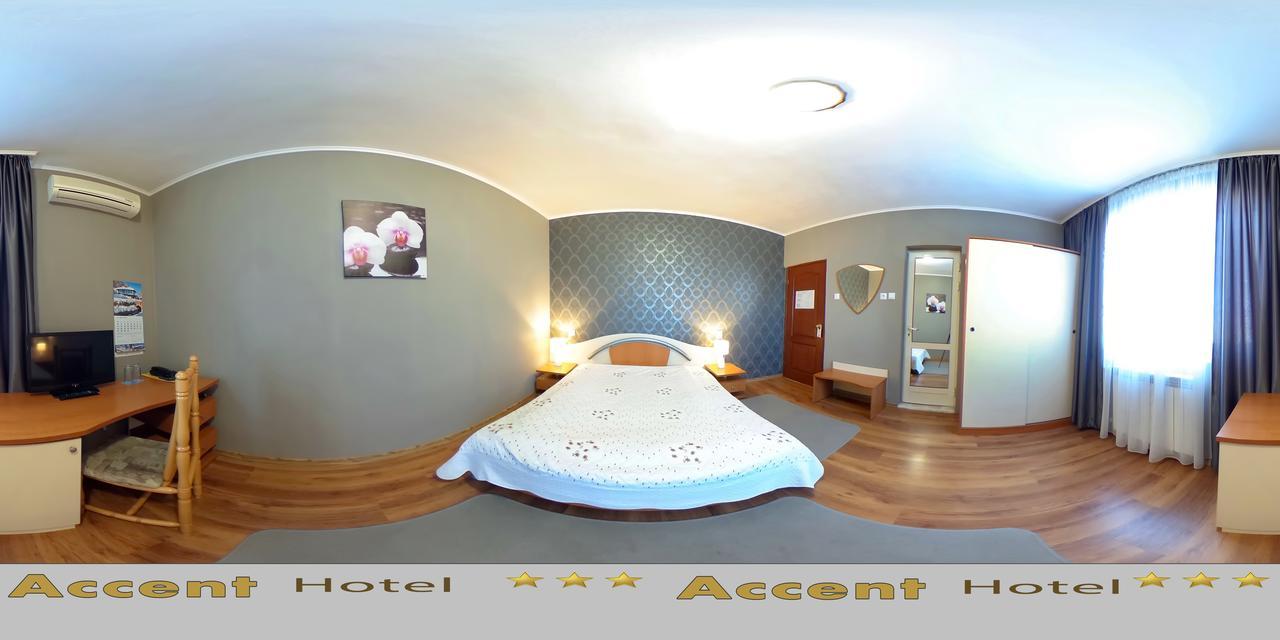 Hotel Family Accent